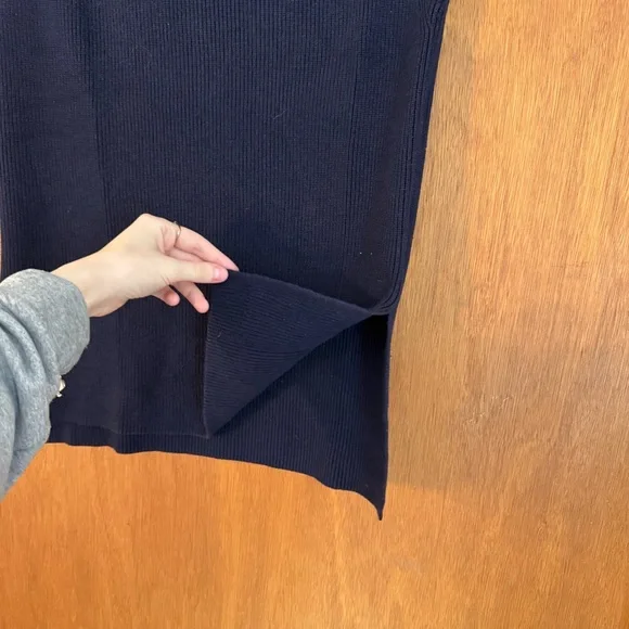 Banana Republic Womens M Long Sweater Vest with Slit Sides Navy Blue - Picture 3 of 10